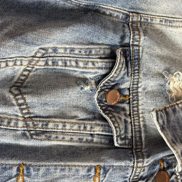 STS Blue Womens Distressed Denim Trucker Jacket Light Wash Blue Cotton Size M - Picture 4 of 8